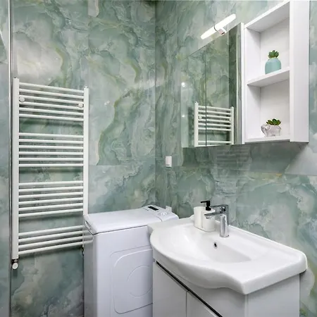 Adorable Modern 2 * Peraía